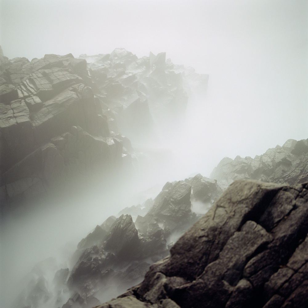 Darren Almond Fullmoon tsunami breaker 2006 Serie Japan Fullmoon photo couleur collection FRAC Normandie Rouen copyright Darren Almond