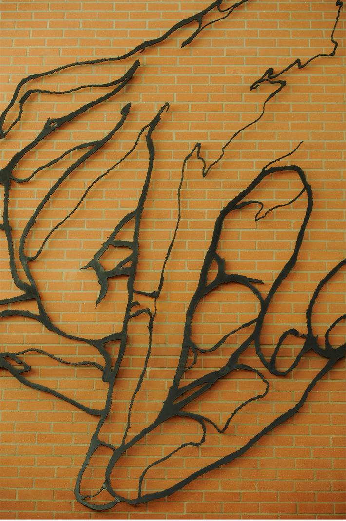 Relief mural en acier Ernest Pignon-Ernest 1986 Salle des mariages Hotel de Ville 2 avenue Youri Gagarine Architecte Francois Girard - Maitrise d ouvrage Ville de Vitry 01