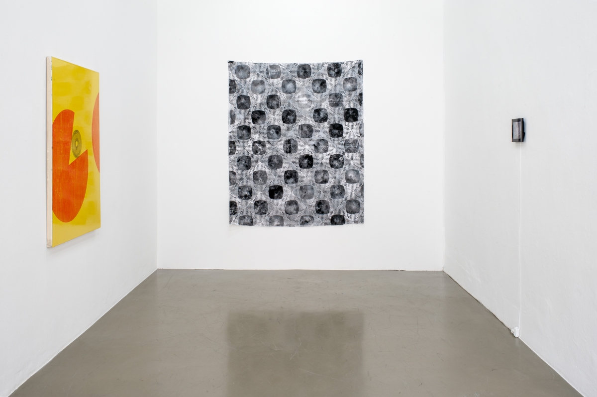 vued expositionphoto Primula Bosshard HOLESINTHEWALLSCENTREARTDEFRIBOURG