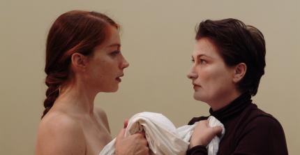 rosaura et angustias face a face avec le drap - copie